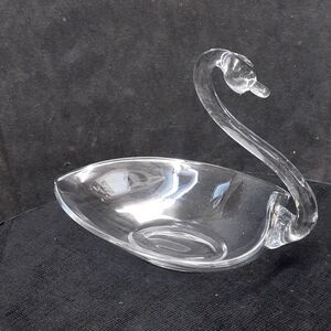 Vtg. Duncan Miller MCM clear glass Swan towel floral trinket bowl